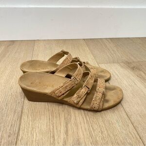 Vionic Triple Strap Cork Wedge Sandals Size 8